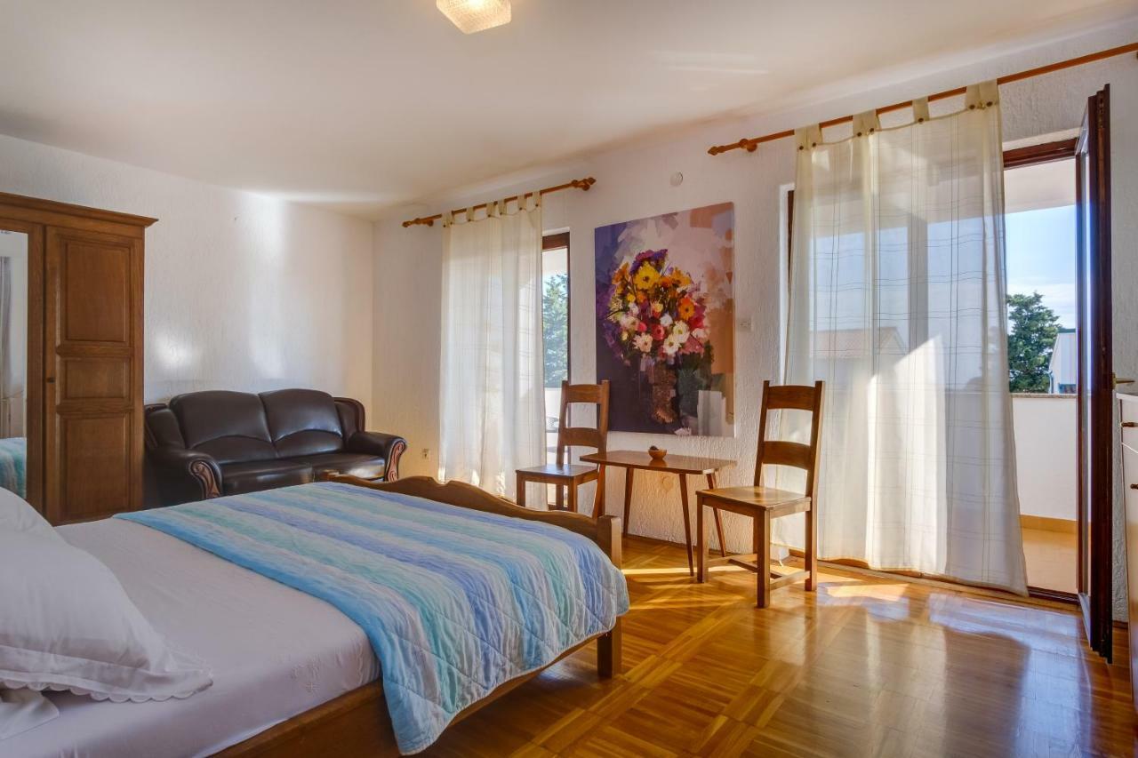Apartmani Maris Мали-Лошинь Экстерьер фото