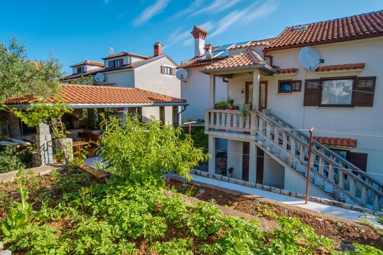 Apartmani Maris Мали-Лошинь Экстерьер фото